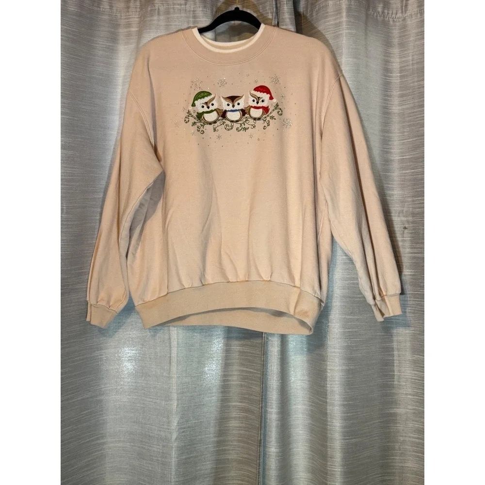 Vintage Style Embroidered Christmas Owls Sweatshirt Peach Crewneck Festive Top
